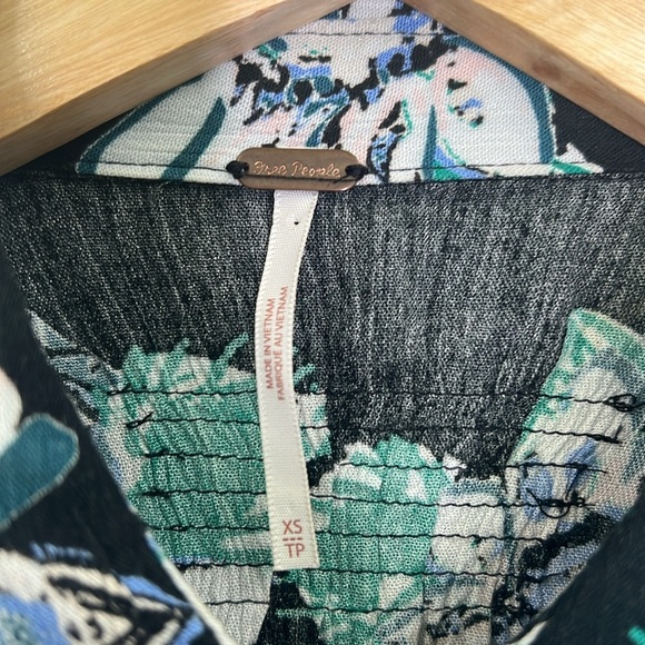Free People - Good Vibrations Floral Teal Black Button Down Oversized Blouse XS - Picture 11 of 13